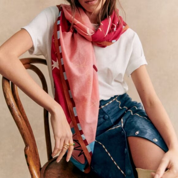 Sézane x Pangea NWT Balthazar Scarf in Burgundy Liberty Print - Picture 3 of 3